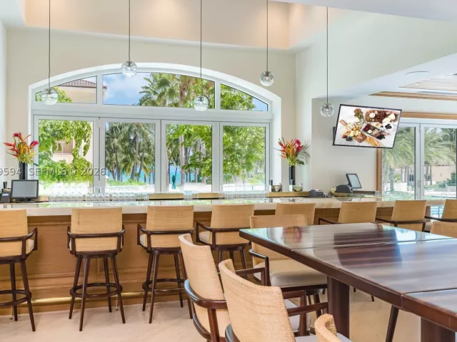 3-bedroom condo for rent in Key Biscayne - 789 Crandon Blvd 1603 - MondialRealty