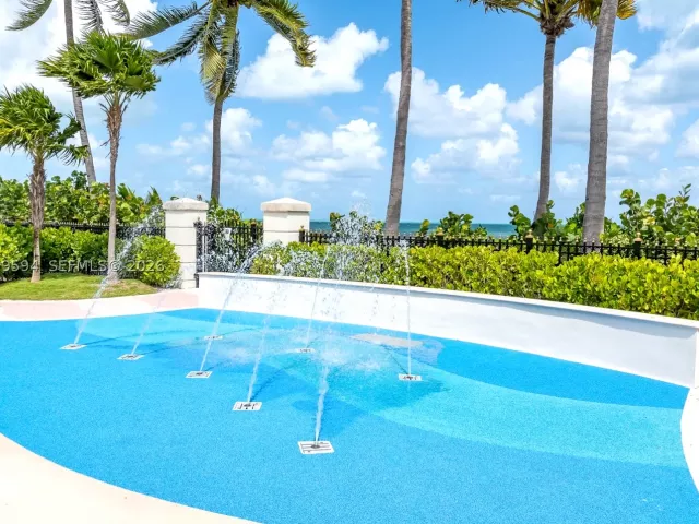3-bedroom condo for rent in Key Biscayne - 789 Crandon Blvd 1603 - MondialRealty