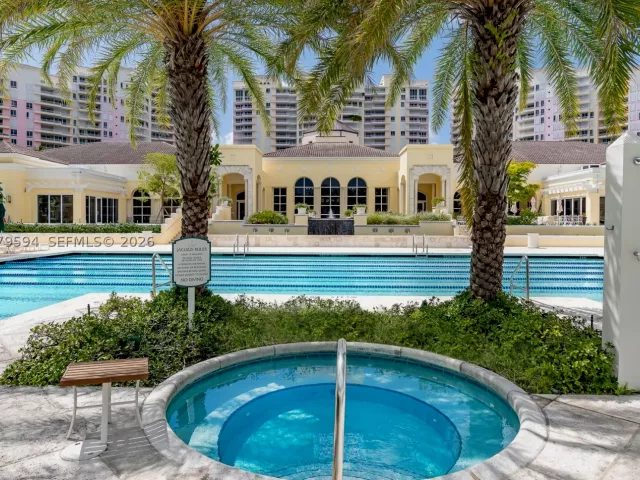 3-bedroom condo for rent in Key Biscayne - 789 Crandon Blvd 1603 - MondialRealty