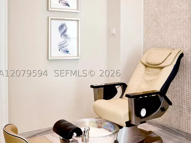 3-bedroom condo for rent in Key Biscayne - 789 Crandon Blvd 1603 - MondialRealty