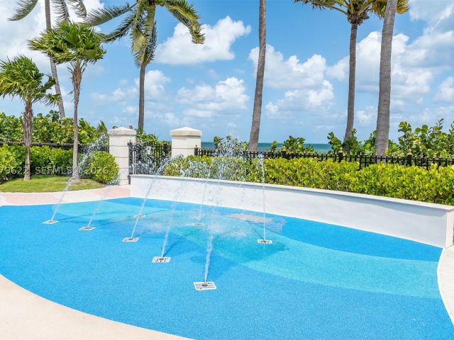 3-bedroom condo for rent in Key Biscayne - 791 Crandon Blvd 704 - MondialRealty
