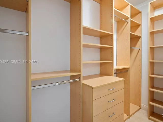 3-bedroom condo for rent in Key Biscayne - 791 Crandon Blvd 704 - MondialRealty