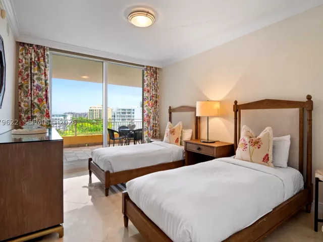3-bedroom condo for rent in Key Biscayne - 791 Crandon Blvd 704 - MondialRealty