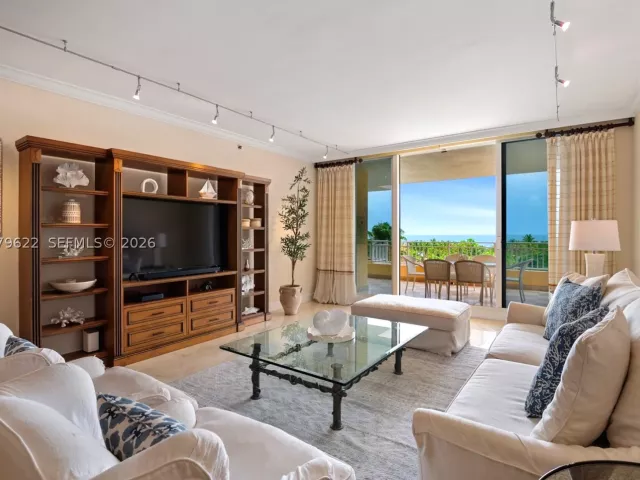 3-bedroom condo for rent in Key Biscayne - 791 Crandon Blvd 704 - MondialRealty
