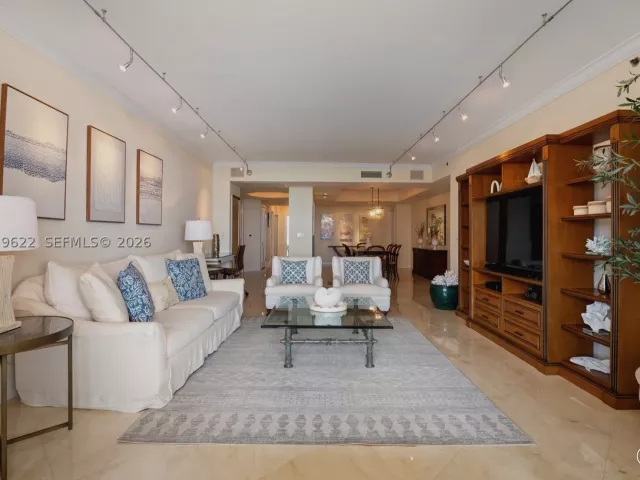 3-bedroom condo for rent in Key Biscayne - 791 Crandon Blvd 704 - MondialRealty
