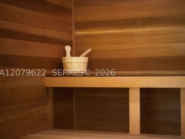 3-bedroom condo for rent in Key Biscayne - 791 Crandon Blvd 704 - MondialRealty