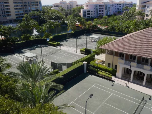 3-bedroom condo for rent in Key Biscayne - 791 Crandon Blvd 704 - MondialRealty