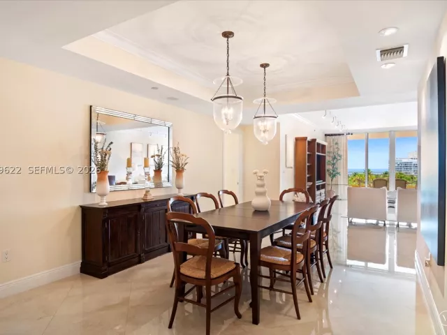 3-bedroom condo for rent in Key Biscayne - 791 Crandon Blvd 704 - MondialRealty