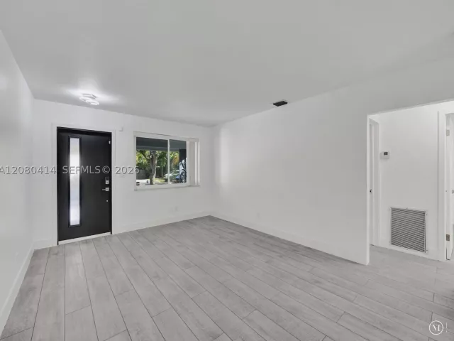 2-bedroom home for rent in Hollywood - 2446 Fillmore St 2446 - MondialRealty