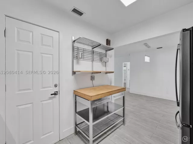 2-bedroom home for rent in Hollywood - 2446 Fillmore St 2446 - MondialRealty