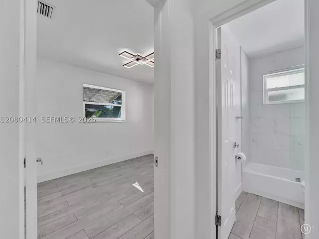 2-bedroom home for rent in Hollywood - 2446 Fillmore St 2446 - MondialRealty