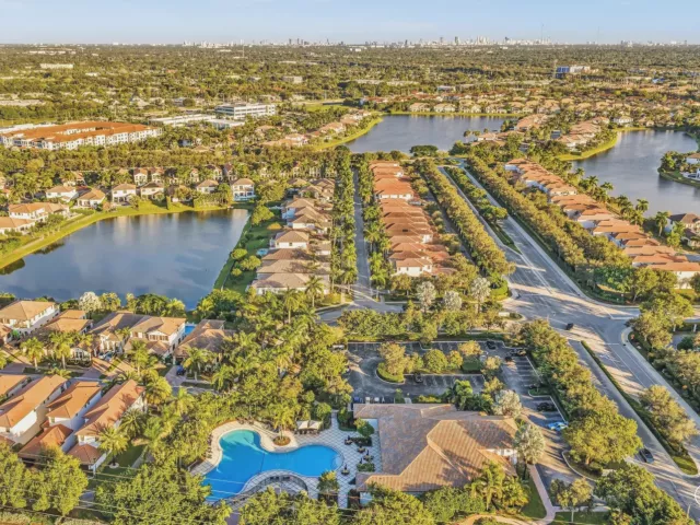 3-bedroom home for rent in Cooper City - 8289 NW 38TH Street - MondialRealty