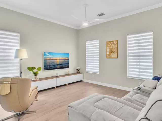 3-bedroom home for rent in Cooper City - 8289 NW 38TH Street - MondialRealty