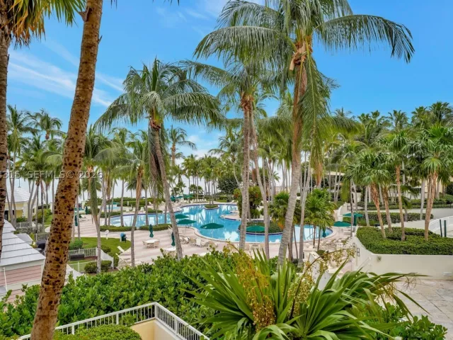 3-bedroom condo for rent in Key Biscayne - 791 Crandon Blvd 301 - MondialRealty