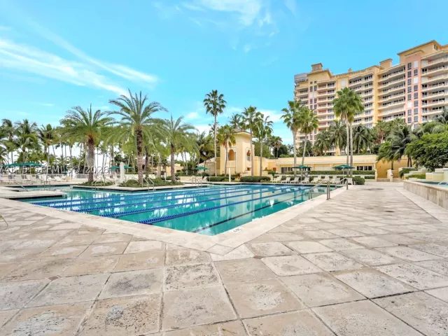 3-bedroom condo for rent in Key Biscayne - 791 Crandon Blvd 301 - MondialRealty