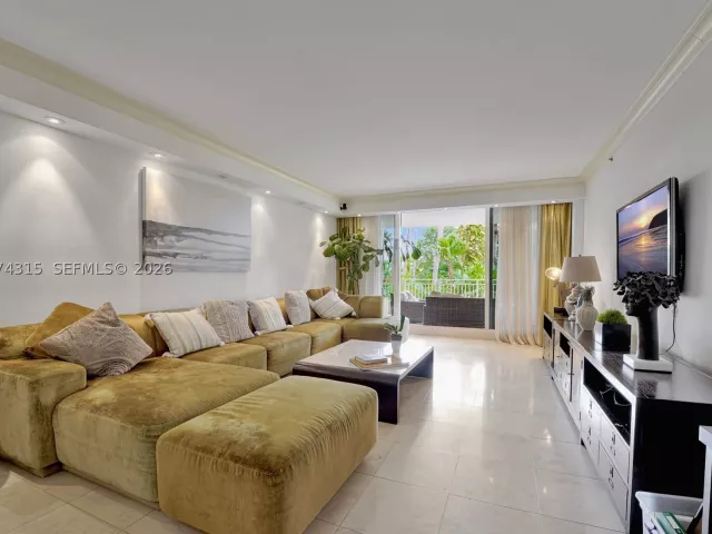 3-bedroom condo for rent in Key Biscayne - 791 Crandon Blvd 301 - MondialRealty