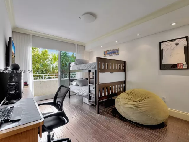 3-bedroom condo for rent in Key Biscayne - 791 Crandon Blvd 301 - MondialRealty