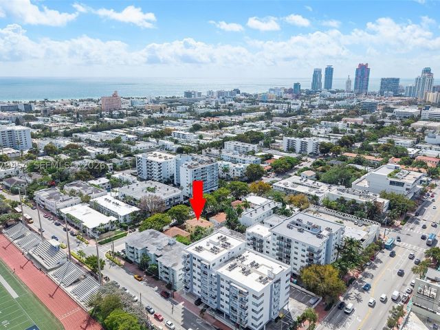 3-bedroom home for rent in Miami Beach - 1024 Lenox Ave 1 - MondialRealty