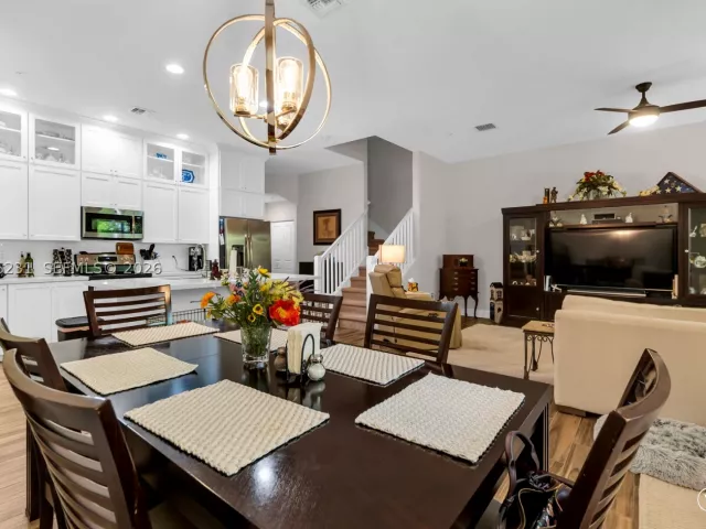 3-bedroom home for sale in Pembroke Pines -  - MondialRealty