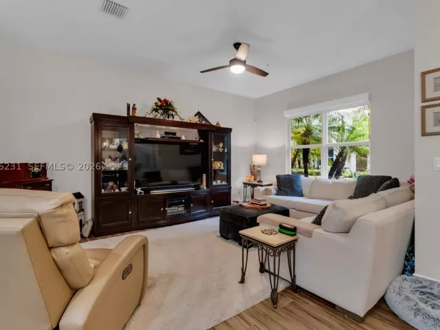 3-bedroom home for sale in Pembroke Pines -  - MondialRealty