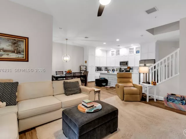 3-bedroom home for sale in Pembroke Pines -  - MondialRealty
