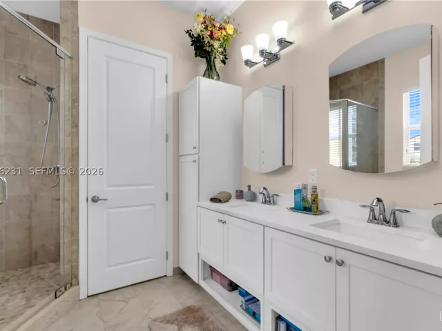3-bedroom home for sale in Pembroke Pines -  - MondialRealty