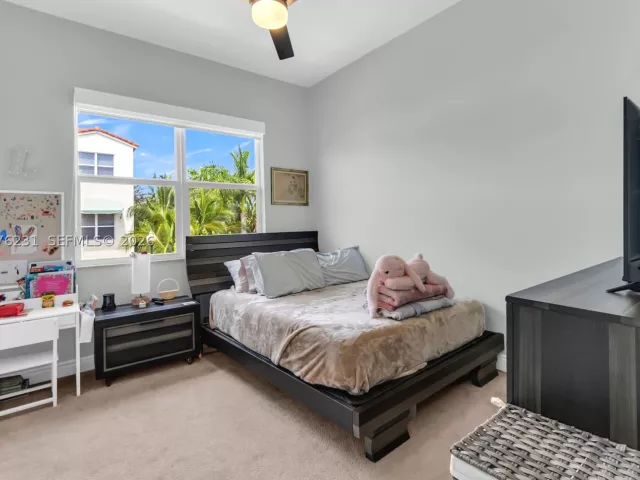 3-bedroom home for sale in Pembroke Pines -  - MondialRealty