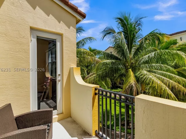 3-bedroom home for sale in Pembroke Pines -  - MondialRealty