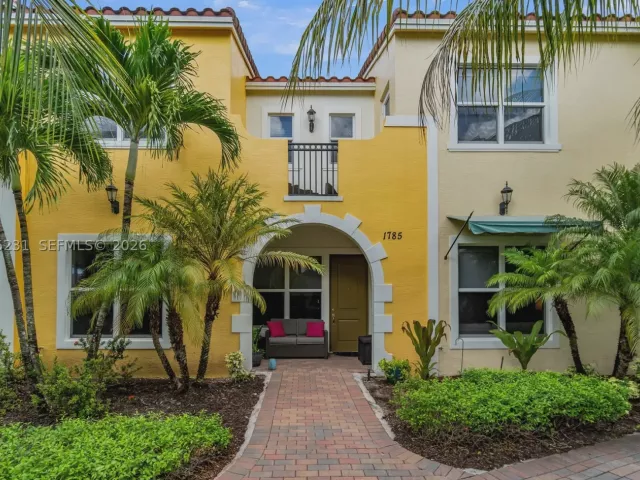 3-bedroom home for sale in Pembroke Pines -  - MondialRealty