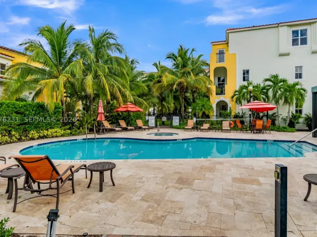 3-bedroom home for sale in Pembroke Pines -  - MondialRealty