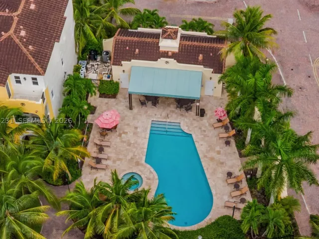 3-bedroom home for sale in Pembroke Pines -  - MondialRealty
