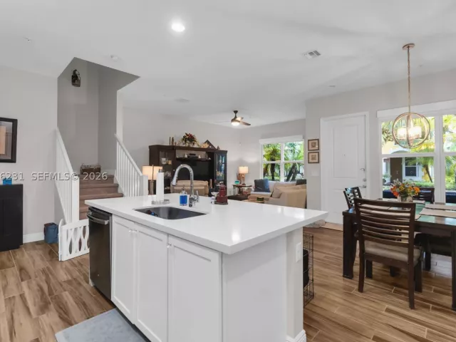 3-bedroom home for sale in Pembroke Pines -  - MondialRealty