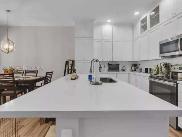 3-bedroom home for sale in Pembroke Pines -  - MondialRealty