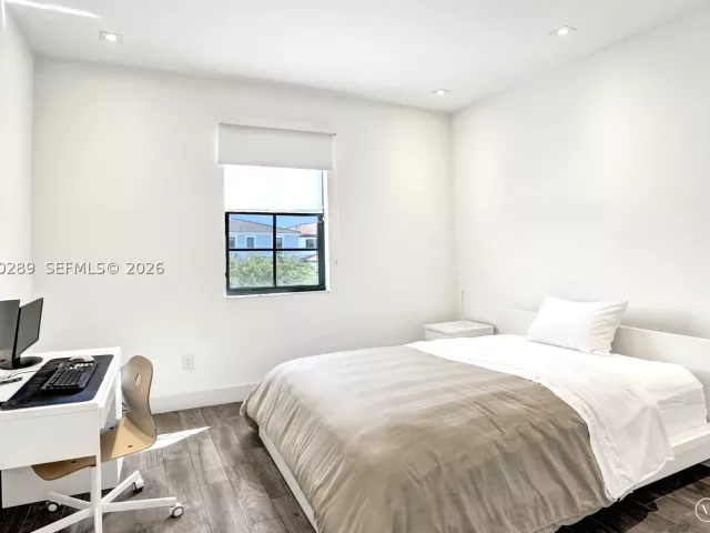 3-bedroom home for sale in Miami - 606 NE 191st Ter - MondialRealty