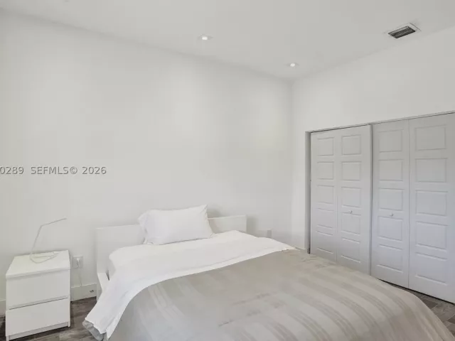 3-bedroom home for sale in Miami - 606 NE 191st Ter - MondialRealty