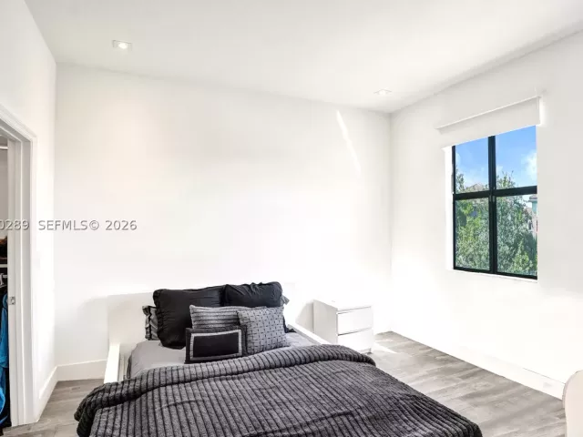 3-bedroom home for sale in Miami - 606 NE 191st Ter - MondialRealty