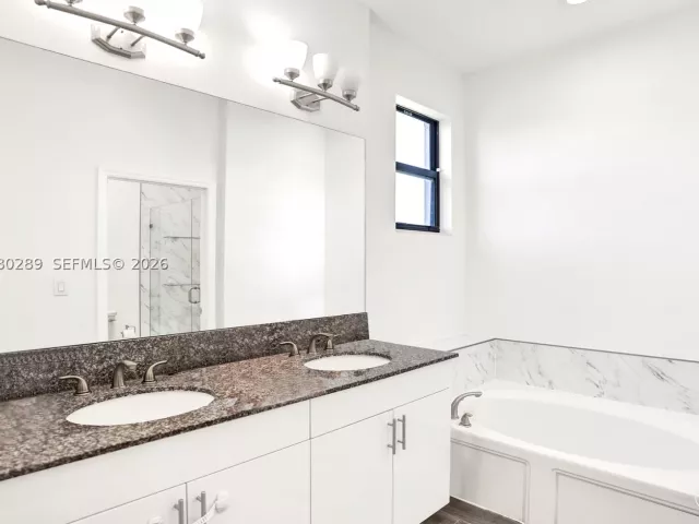 3-bedroom home for sale in Miami - 606 NE 191st Ter - MondialRealty
