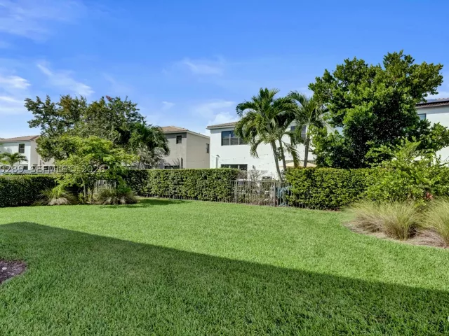 3-bedroom home for sale in Miami - 606 NE 191st Ter - MondialRealty