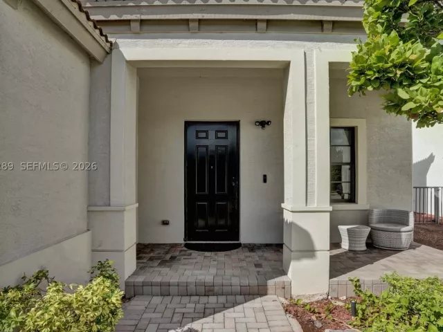 3-bedroom home for sale in Miami - 606 NE 191st Ter - MondialRealty