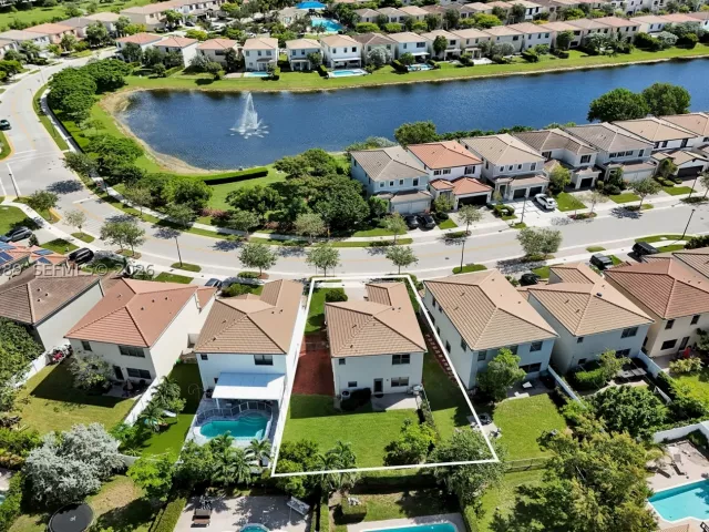 3-bedroom home for sale in Miami - 606 NE 191st Ter - MondialRealty