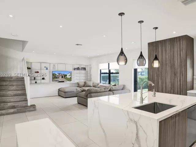 3-bedroom home for sale in Miami - 606 NE 191st Ter - MondialRealty
