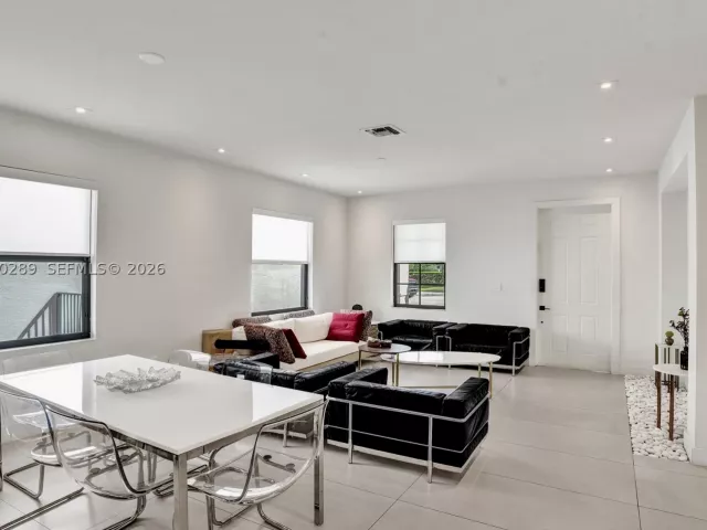 3-bedroom home for sale in Miami - 606 NE 191st Ter - MondialRealty