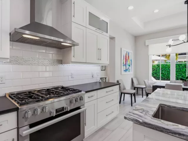 5-bedroom home for sale in Boca Raton - 464 NE 8TH Street - MondialRealty