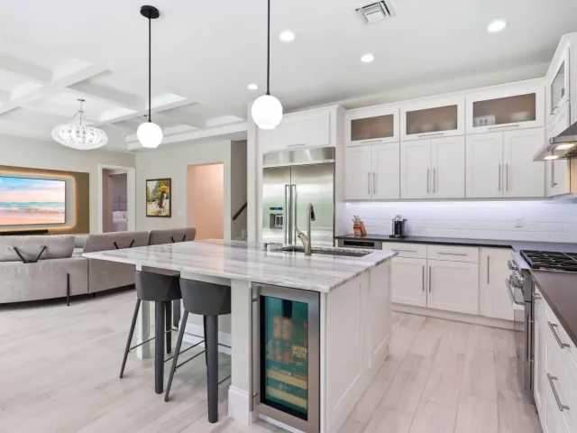 5-bedroom home for sale in Boca Raton - 464 NE 8TH Street - MondialRealty