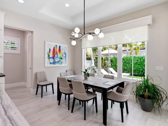 5-bedroom home for sale in Boca Raton - 464 NE 8TH Street - MondialRealty