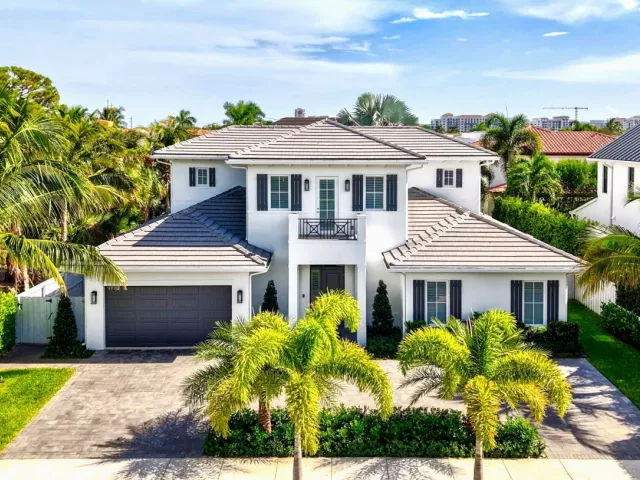 5-bedroom home for sale in Boca Raton - 464 NE 8TH Street - MondialRealty