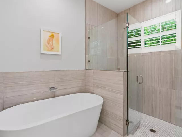 5-bedroom home for sale in Boca Raton - 464 NE 8TH Street - MondialRealty