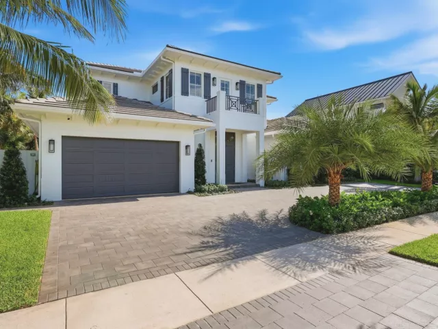5-bedroom home for sale in Boca Raton - 464 NE 8TH Street - MondialRealty