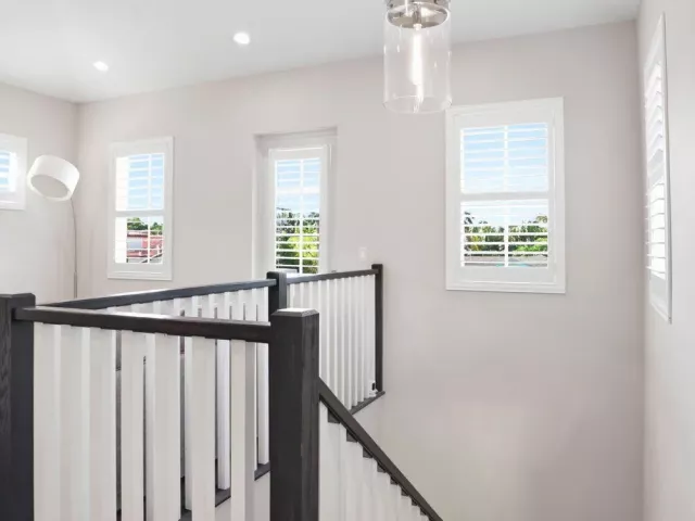 5-bedroom home for sale in Boca Raton - 464 NE 8TH Street - MondialRealty