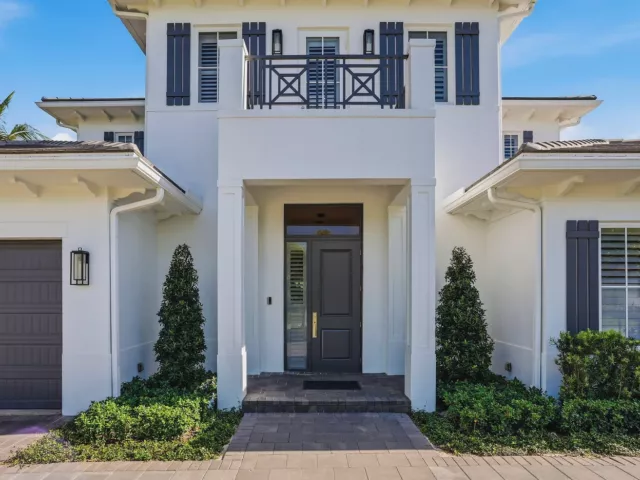 5-bedroom home for sale in Boca Raton - 464 NE 8TH Street - MondialRealty